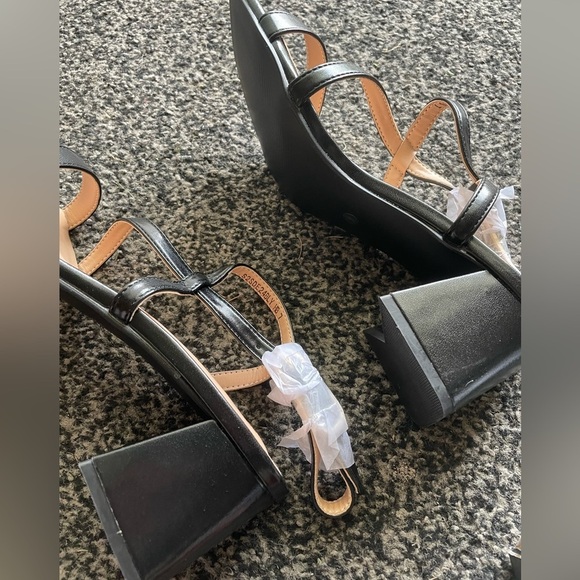 NEW -Black Strappy Sandals - Picture 7 of 12